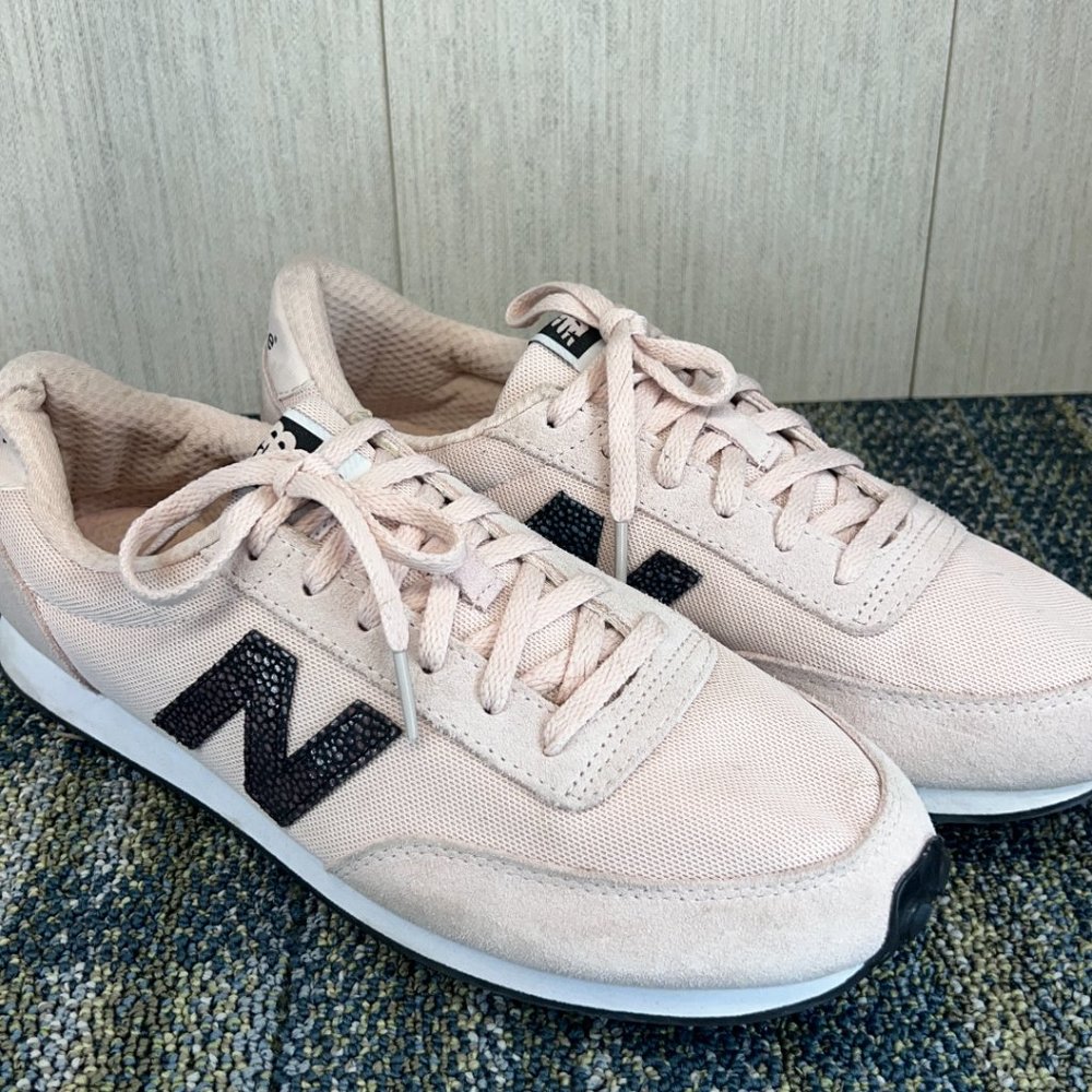 New Balance Womens 410 WL410PK Pink Lace Up Low Top Sneaker Shoes Size 11